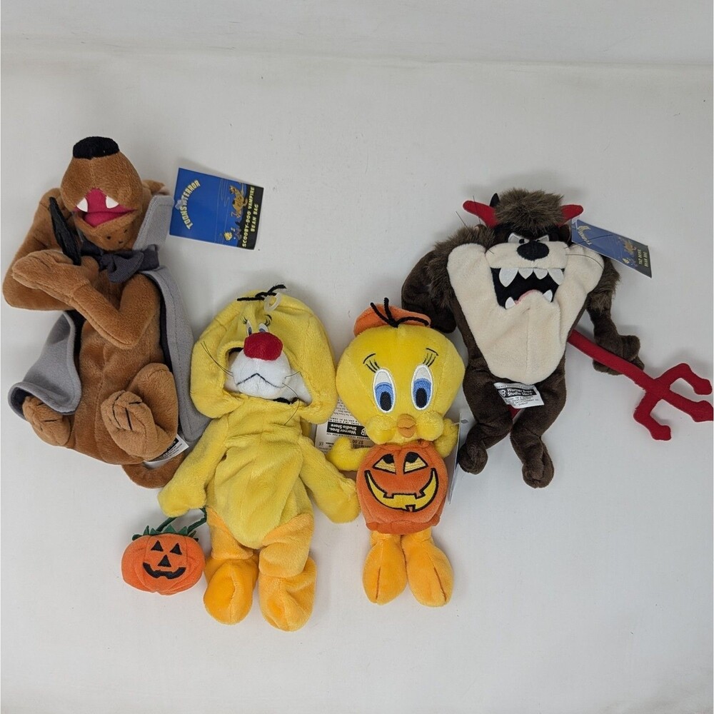 Looney Tunes Toons Of Terror Halloween Plush Taz Tweety Sylvester Scooby Vampire